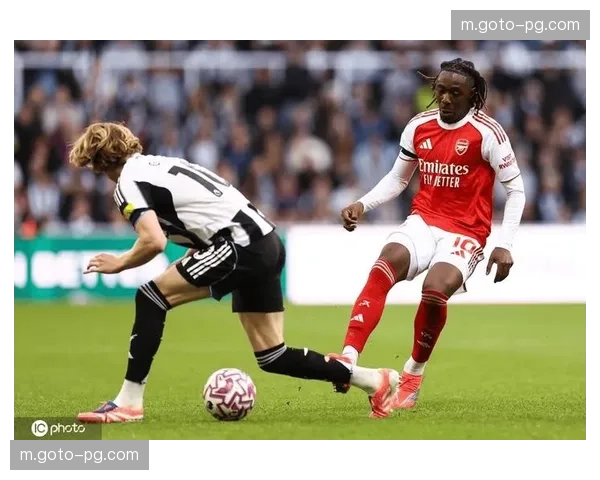 加布里埃尔限制佩德罗成功,阿森纳中卫防守任务完成出色 加布里埃尔限制佩德罗成功,阿森纳中卫防守任务完成出色