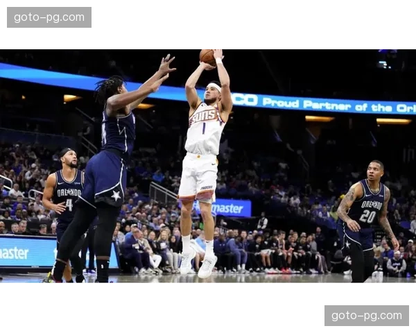 太阳进攻端过度依赖布克单打，季后赛针对性防守下容易停滞